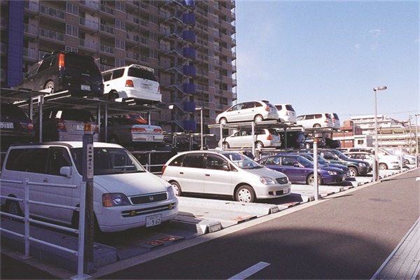 日本簡(jiǎn)易升降車(chē)庫(kù)1