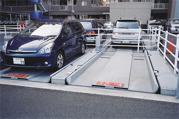 日本簡(jiǎn)易升降車(chē)庫(kù)2